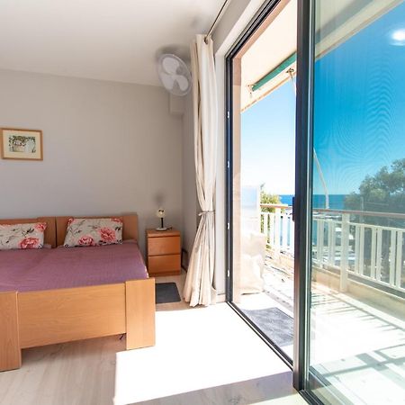 Lavish & Spacious Apt With Stunning Seaview, 10 Min Ath Airport อาร์เตมีดา ภายนอก รูปภาพ