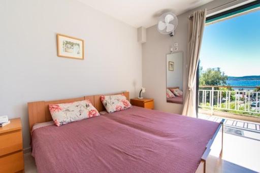Lavish & Spacious Apt With Stunning Seaview, 10 Min Ath Airport อาร์เตมีดา ภายนอก รูปภาพ