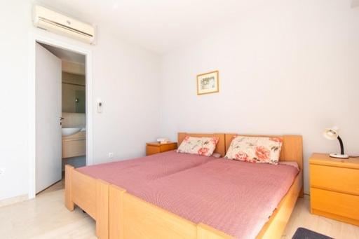 Lavish & Spacious Apt With Stunning Seaview, 10 Min Ath Airport อาร์เตมีดา ภายนอก รูปภาพ